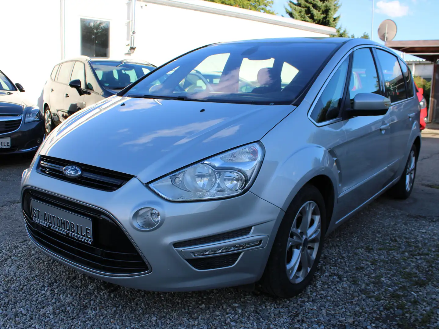 Ford S-Max Titanium Silber - 1