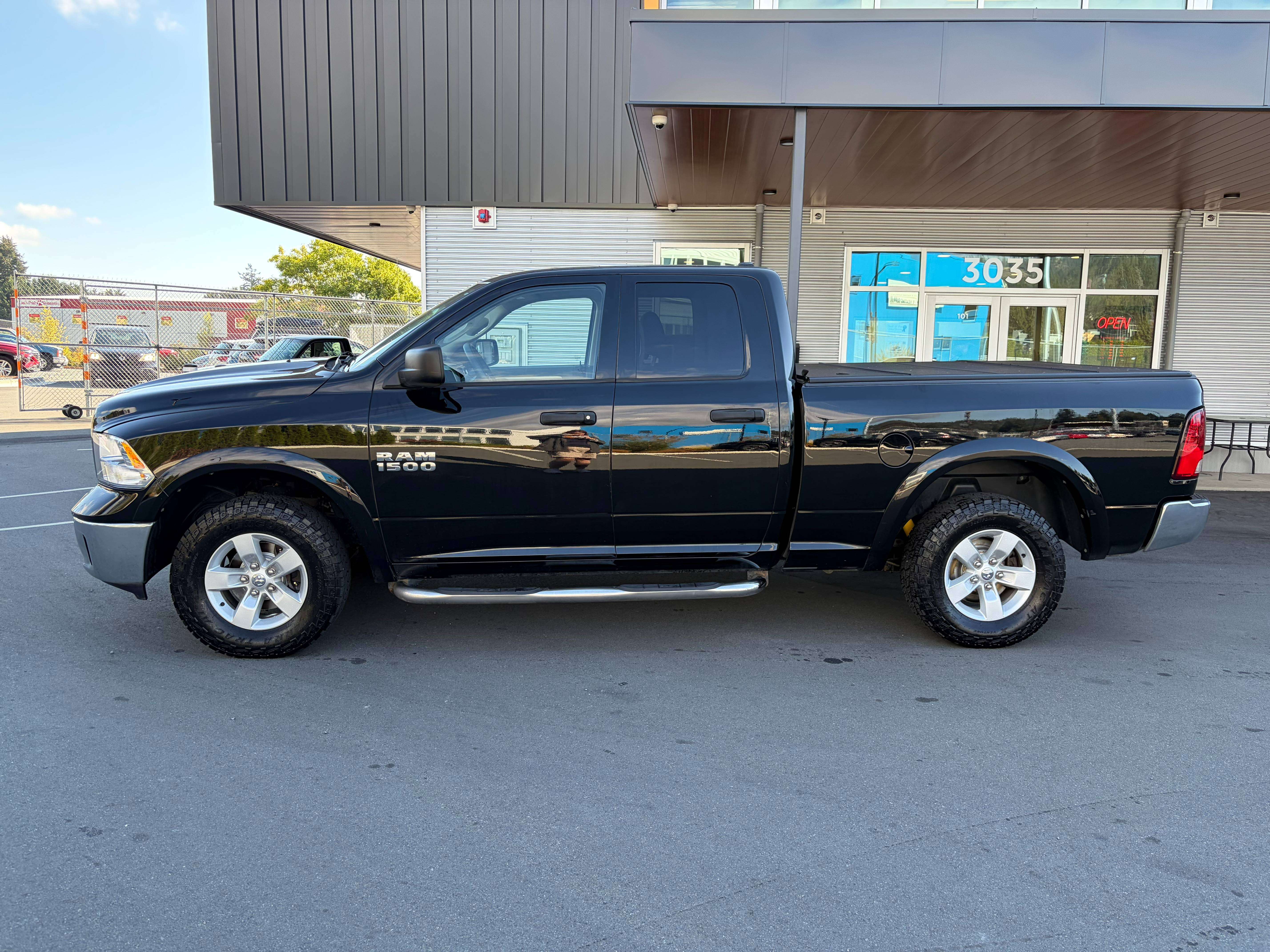 2015 RAM 1500 Outdoorsman Quad Cab 4x4 3.6L V6 — снимка 1