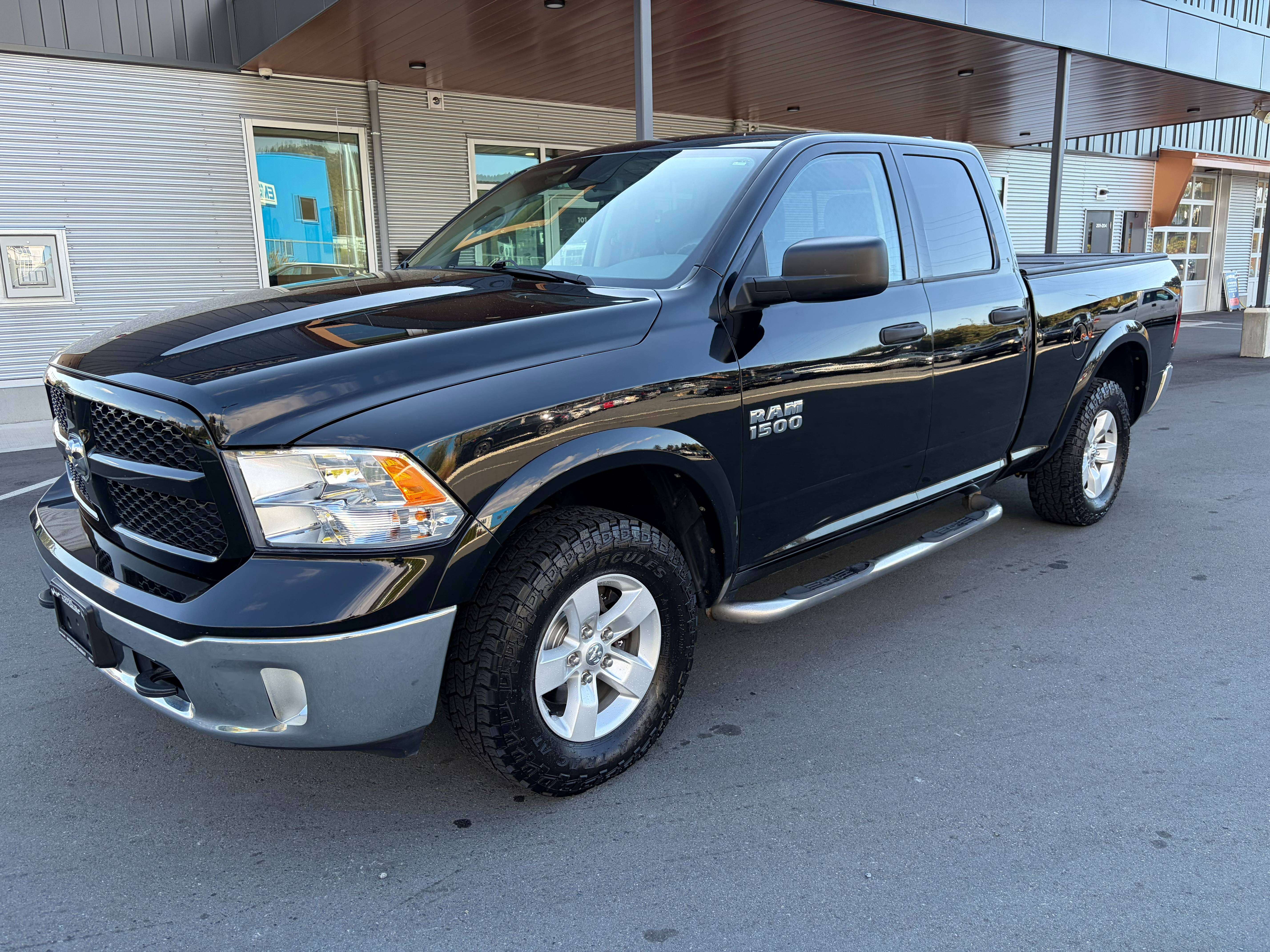 2015 RAM 1500 Outdoorsman Quad Cab 4x4 3.6L V6 — снимка 1