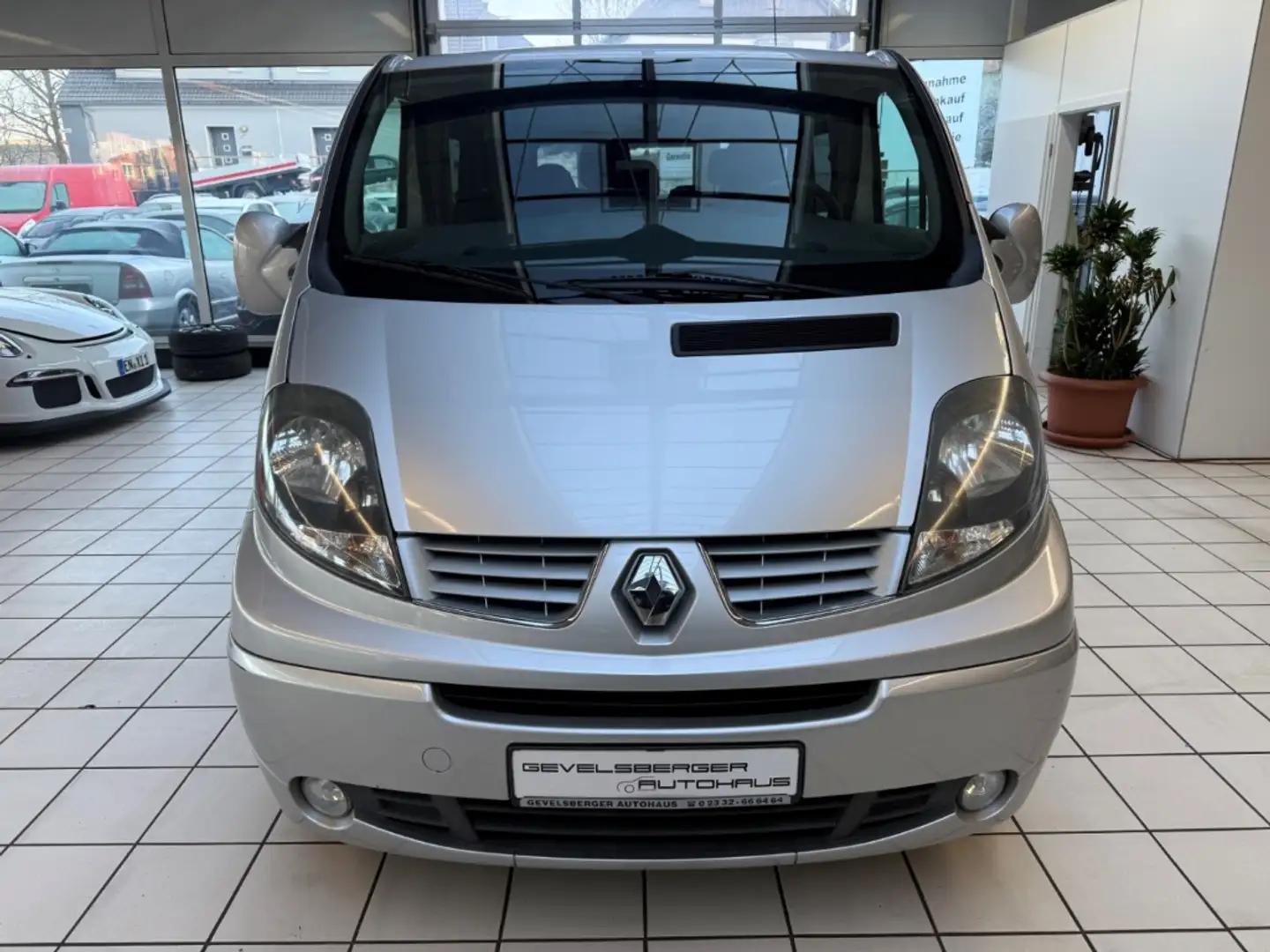 Renault Trafic Combi Passenger Black Edition 2.0 dCi 115 FAP Silber - 2