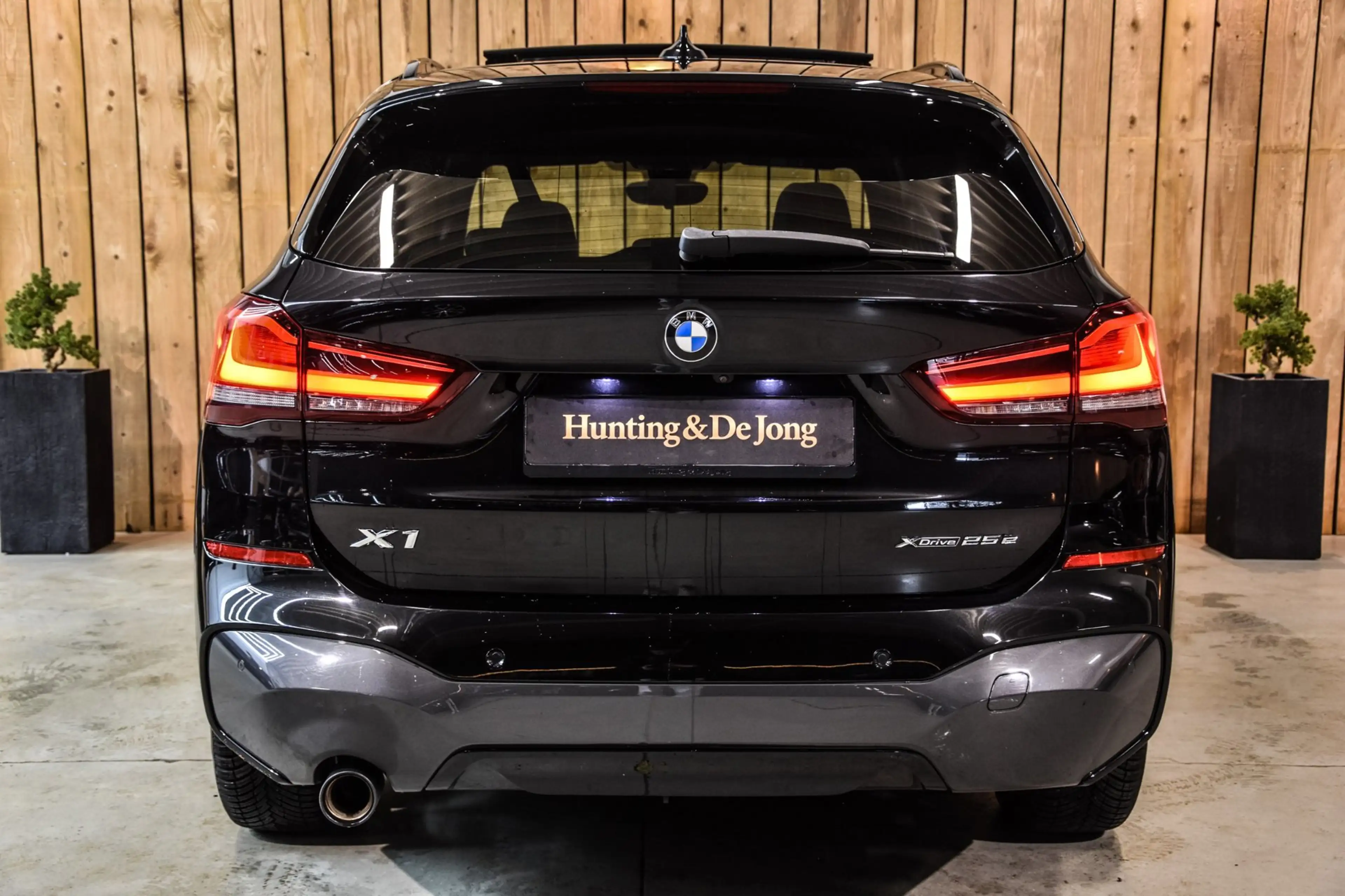 BMW X1 XDrive25e M-Sport *Pano*Camera*Head-Up*Trekhaak* — photo 9