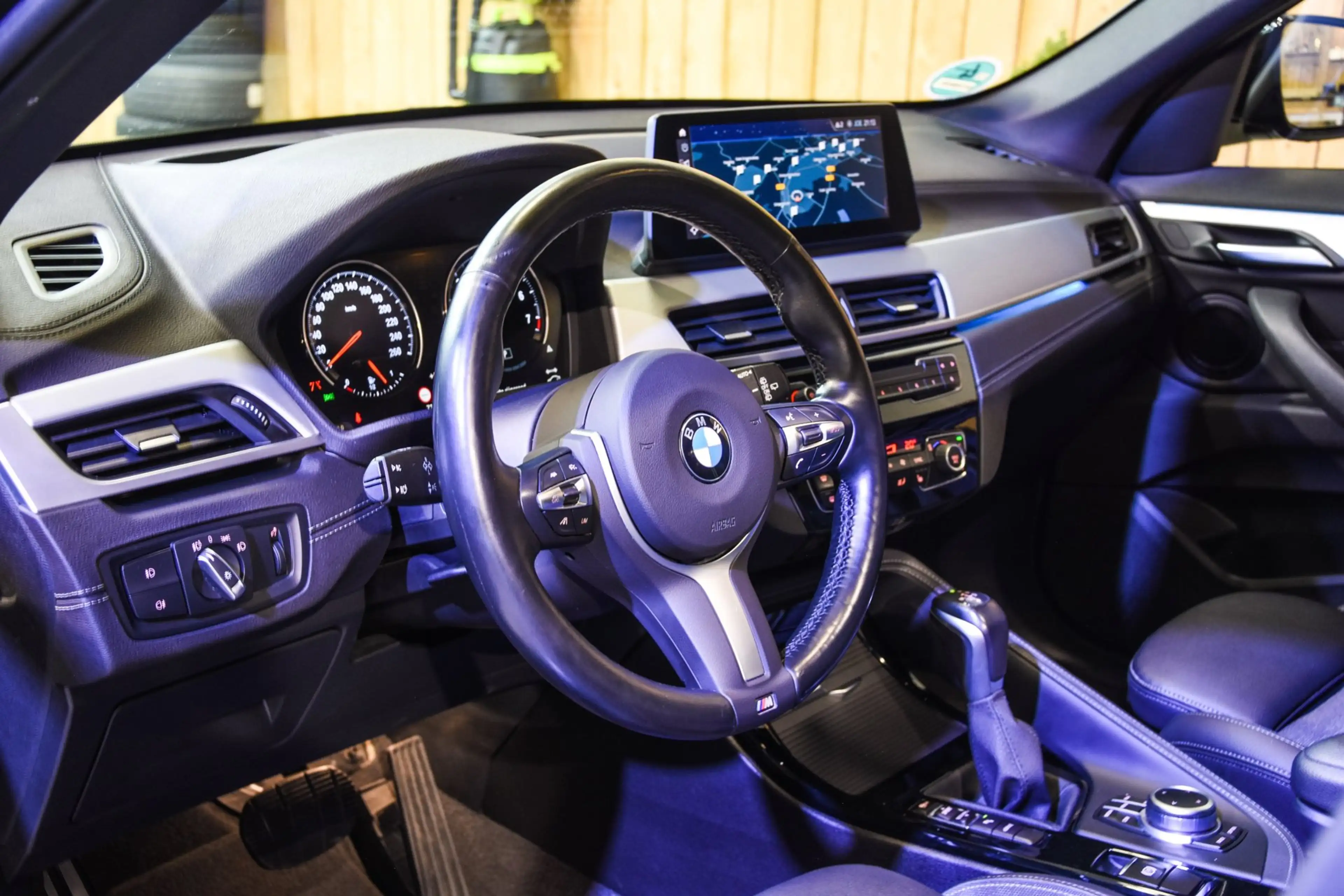 BMW X1 XDrive25e M-Sport *Pano*Camera*Head-Up*Trekhaak* — photo 3