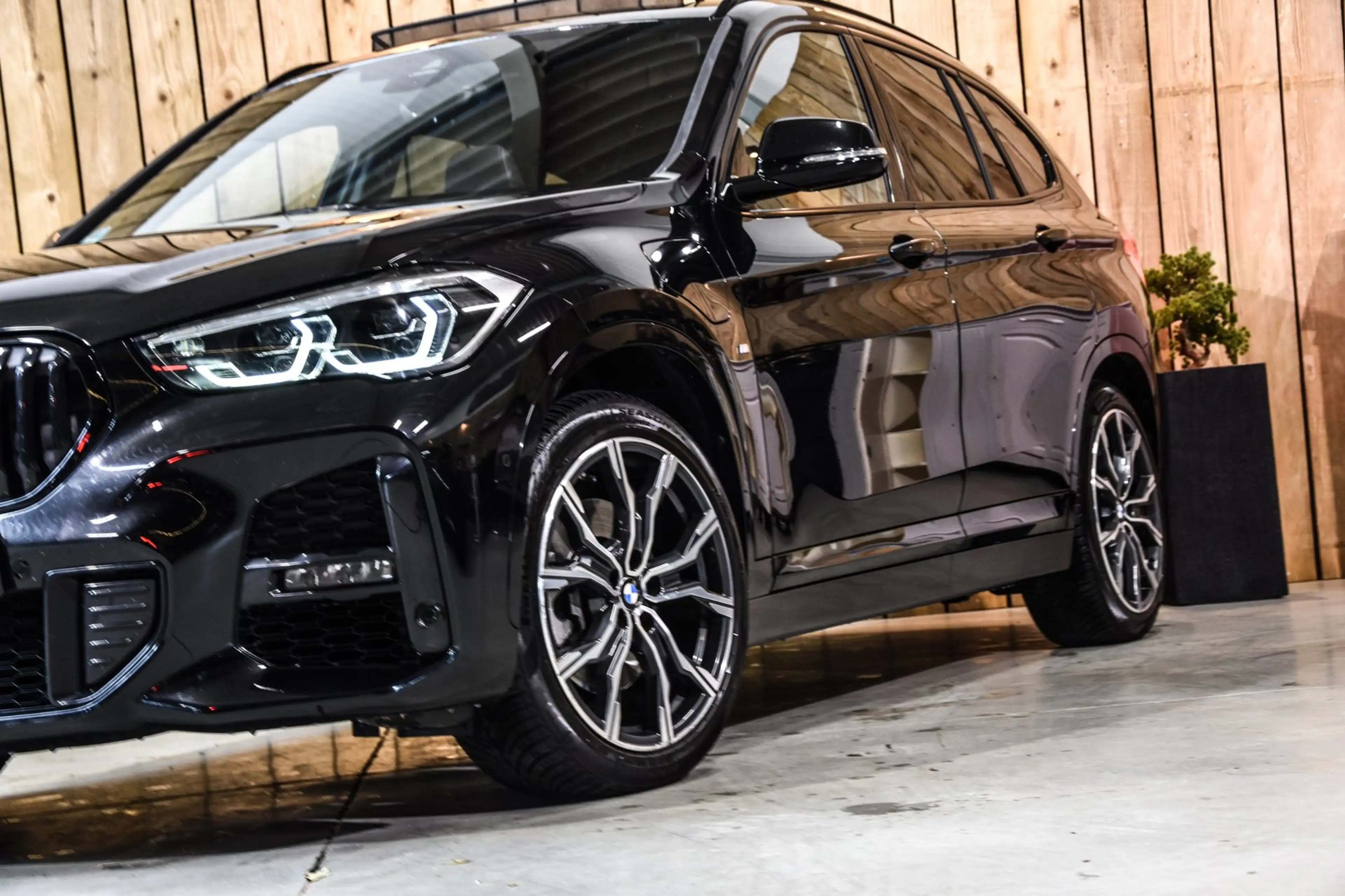 BMW X1 XDrive25e M-Sport *Pano*Camera*Head-Up*Trekhaak* — photo 7