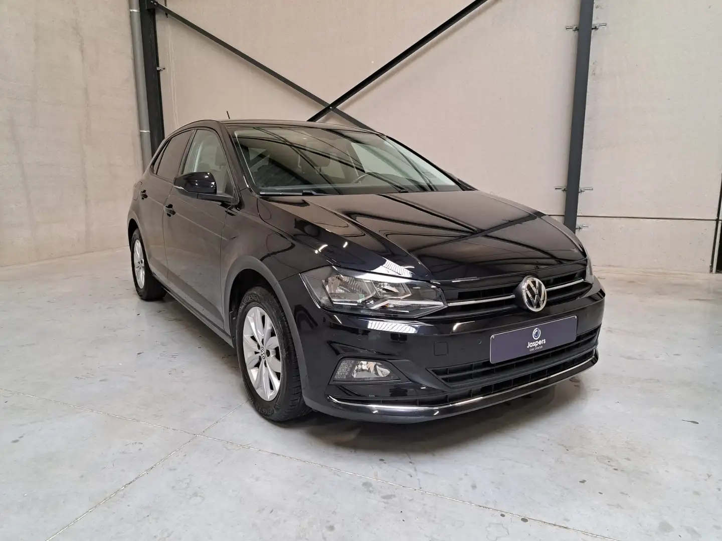 Volkswagen Polo 1.0 TSI Highline met 116 PK Zwart - 2