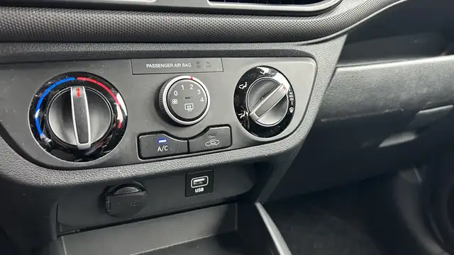 Hyundai I10 view 8