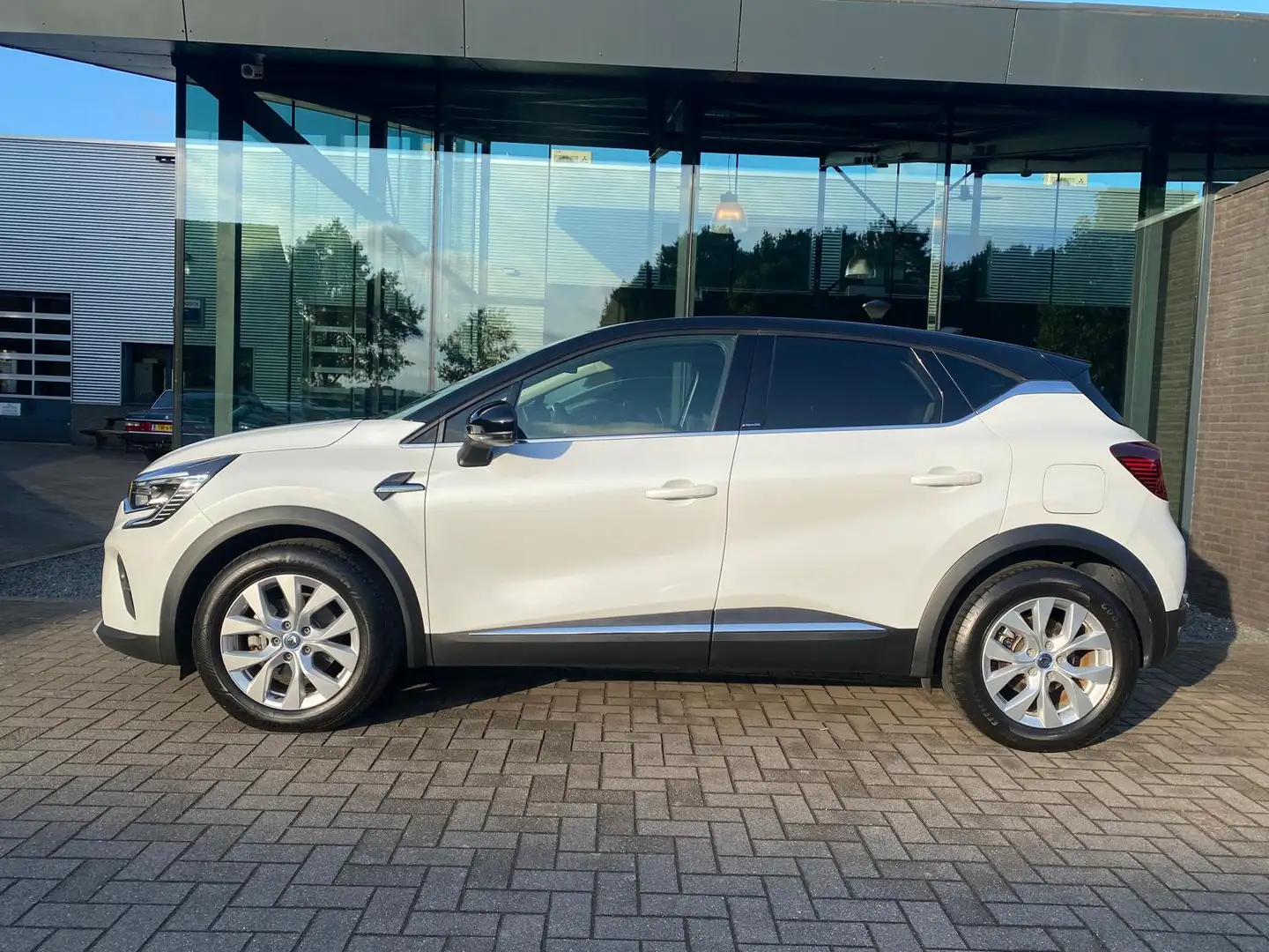 Renault Captur 1.6 E-Tech Plug-in Hybrid 160 Intens Wit - 2