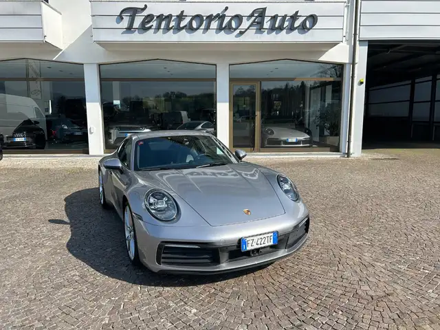 Porsche 992 Carrera 4S