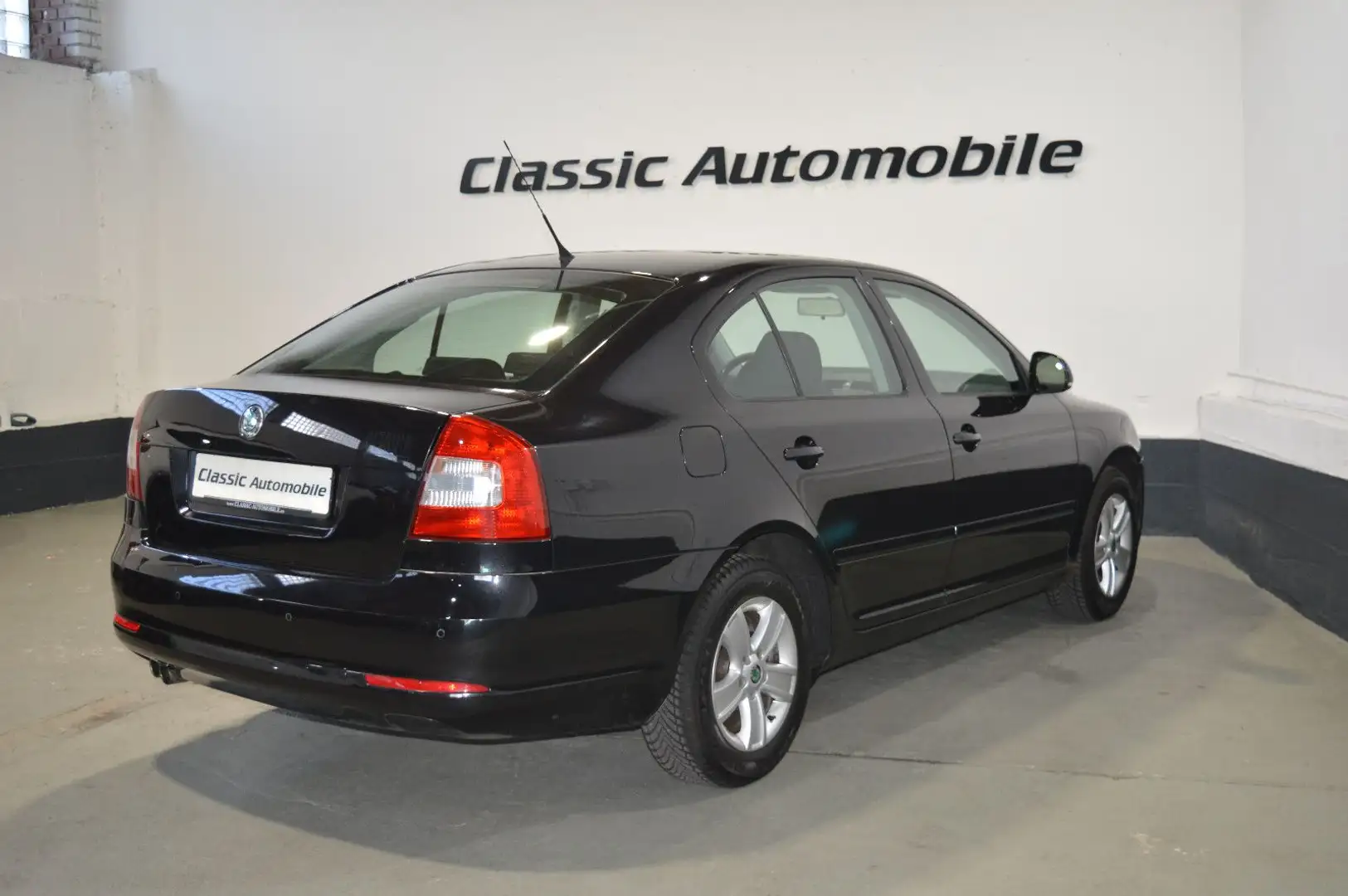 Skoda Octavia Lim. Ambiente 1.4 TSI *Einparkhilfe* Schwarz - 2