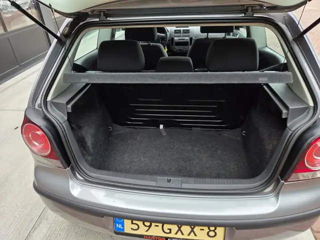 Volkswagen Polo view 9