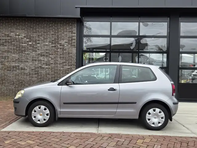 Volkswagen Polo view 7