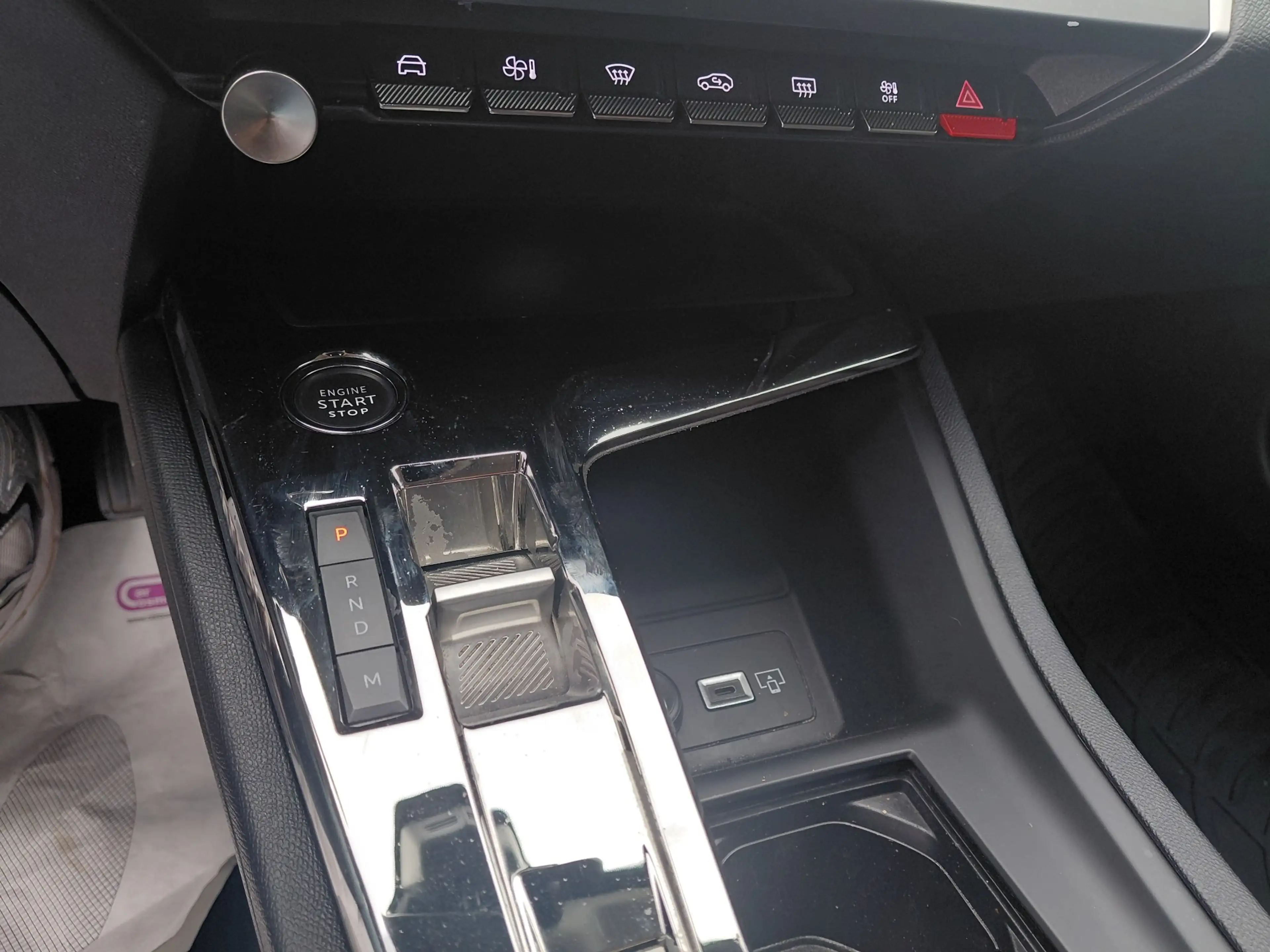 Peugeot 308 308 SW 1.5 BlueHDi Allure Pack S — photo 14