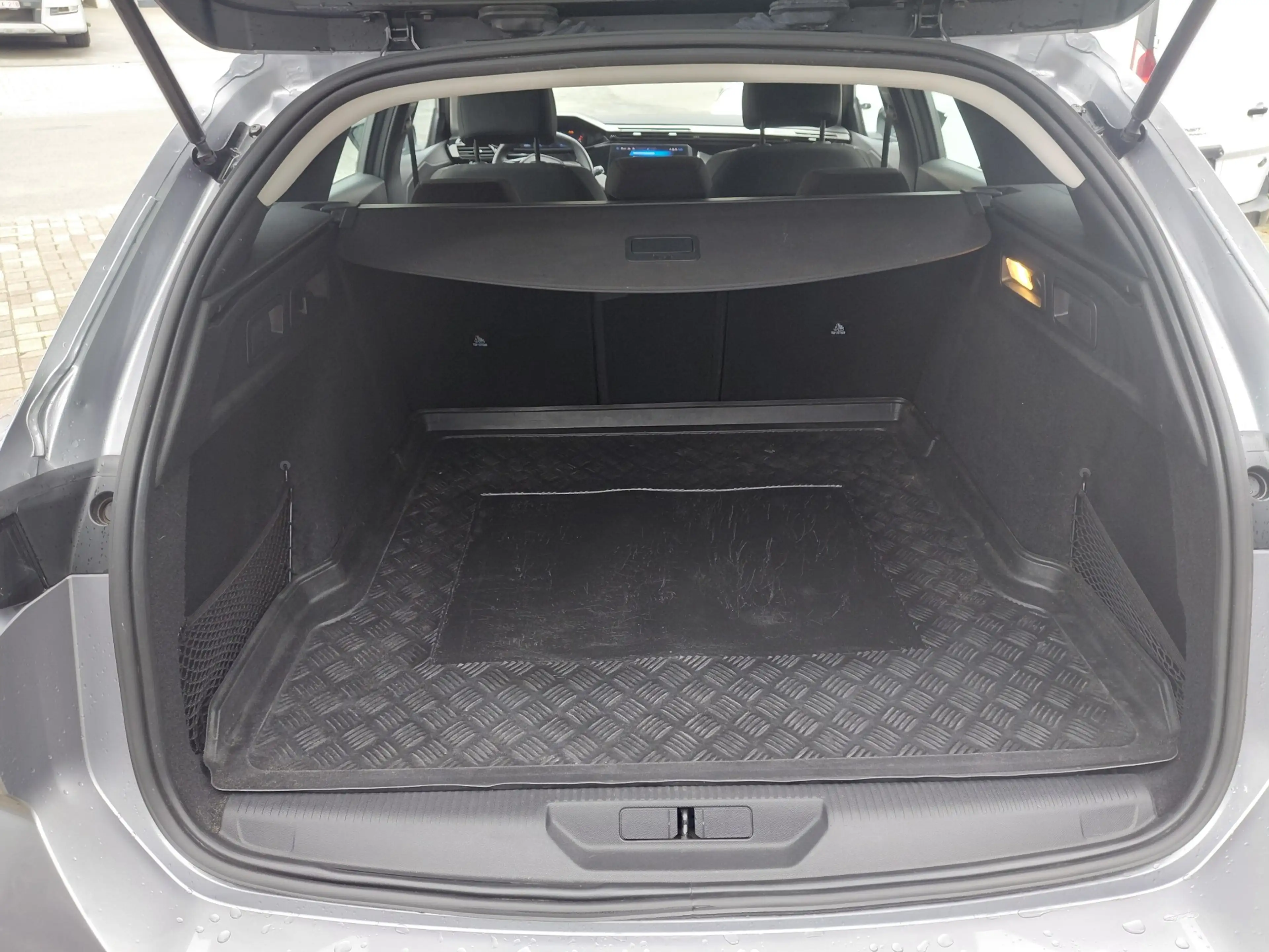 Peugeot 308 308 SW 1.5 BlueHDi Allure Pack S — photo 6