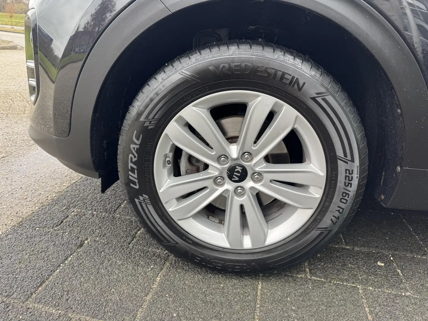 Kia Sportage 1.6 GDI Style Edition Stoelverwarming Voor/Achter, Zwart - 2