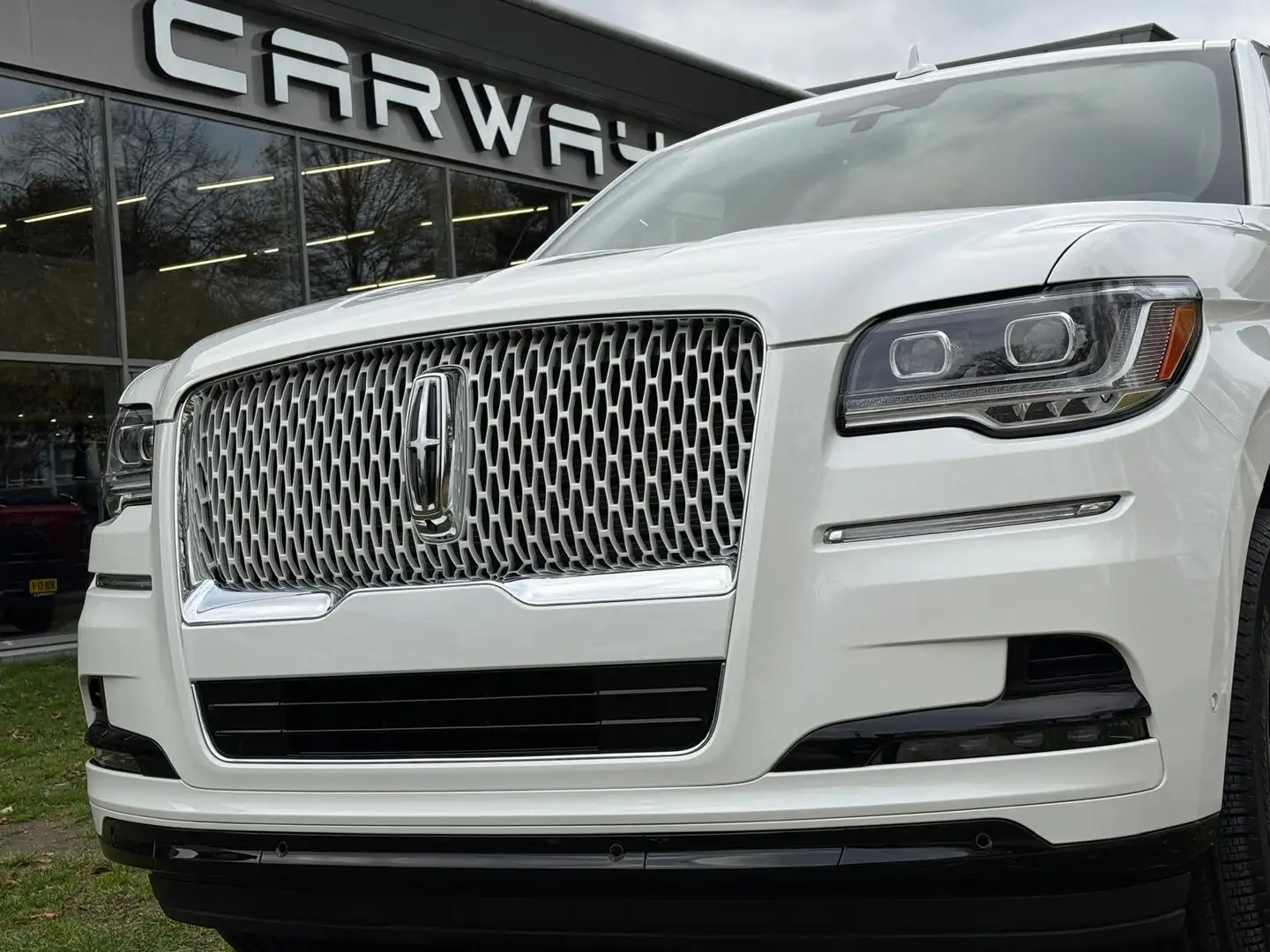 Lincoln Navigator 3.5 V6 EcoBoost Black Label Weiß - 2