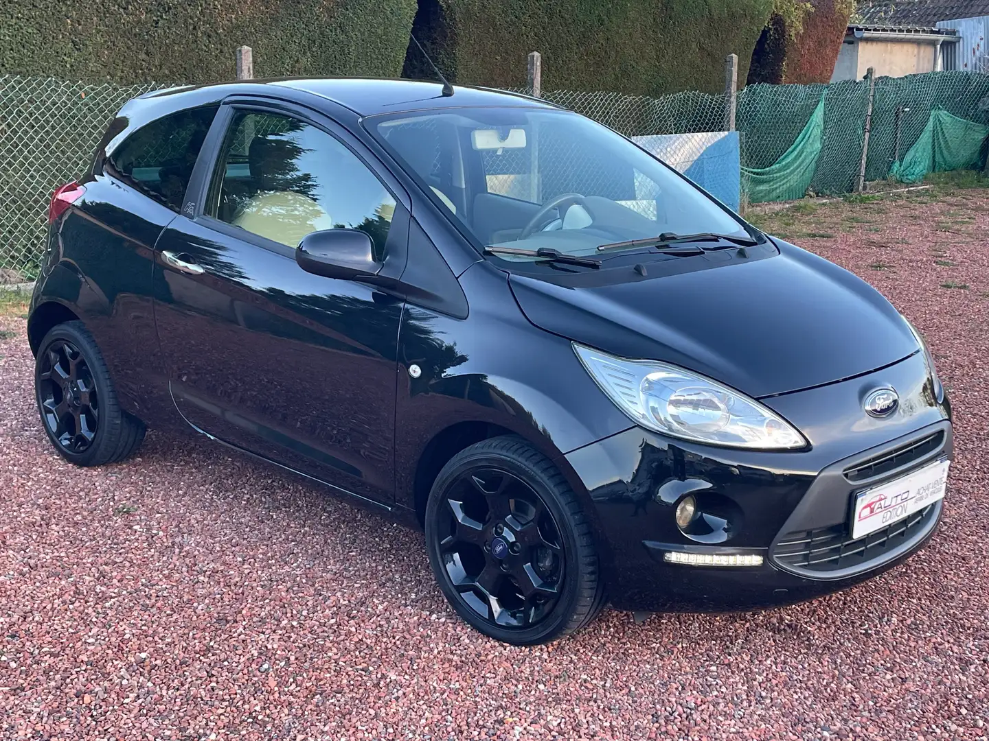 Ford Ka/Ka+ 1.2 69 cv Stop§Start "Titanium" "1ière Main" Schwarz - 2