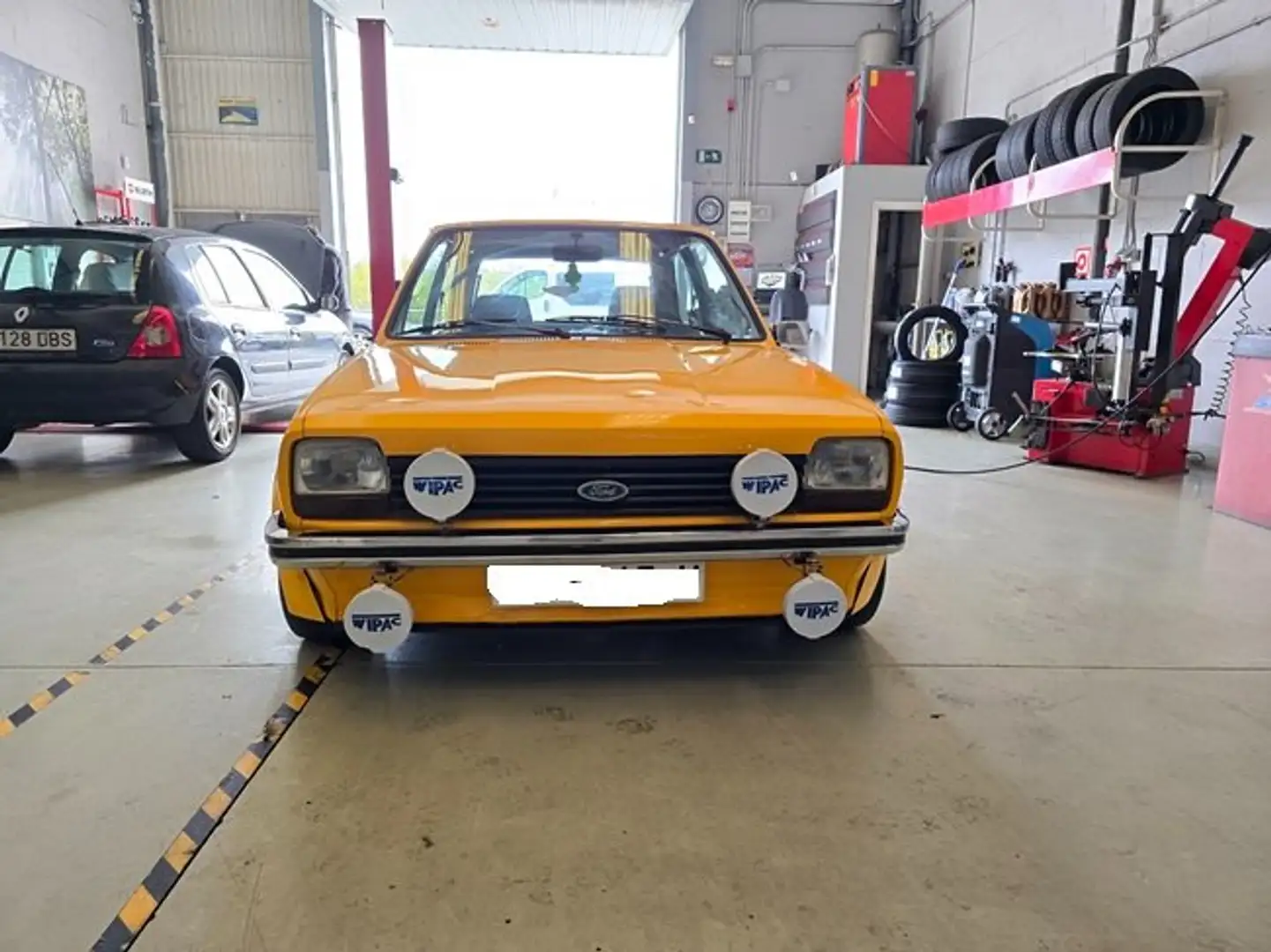 Ford Fiesta Жовтий - 2