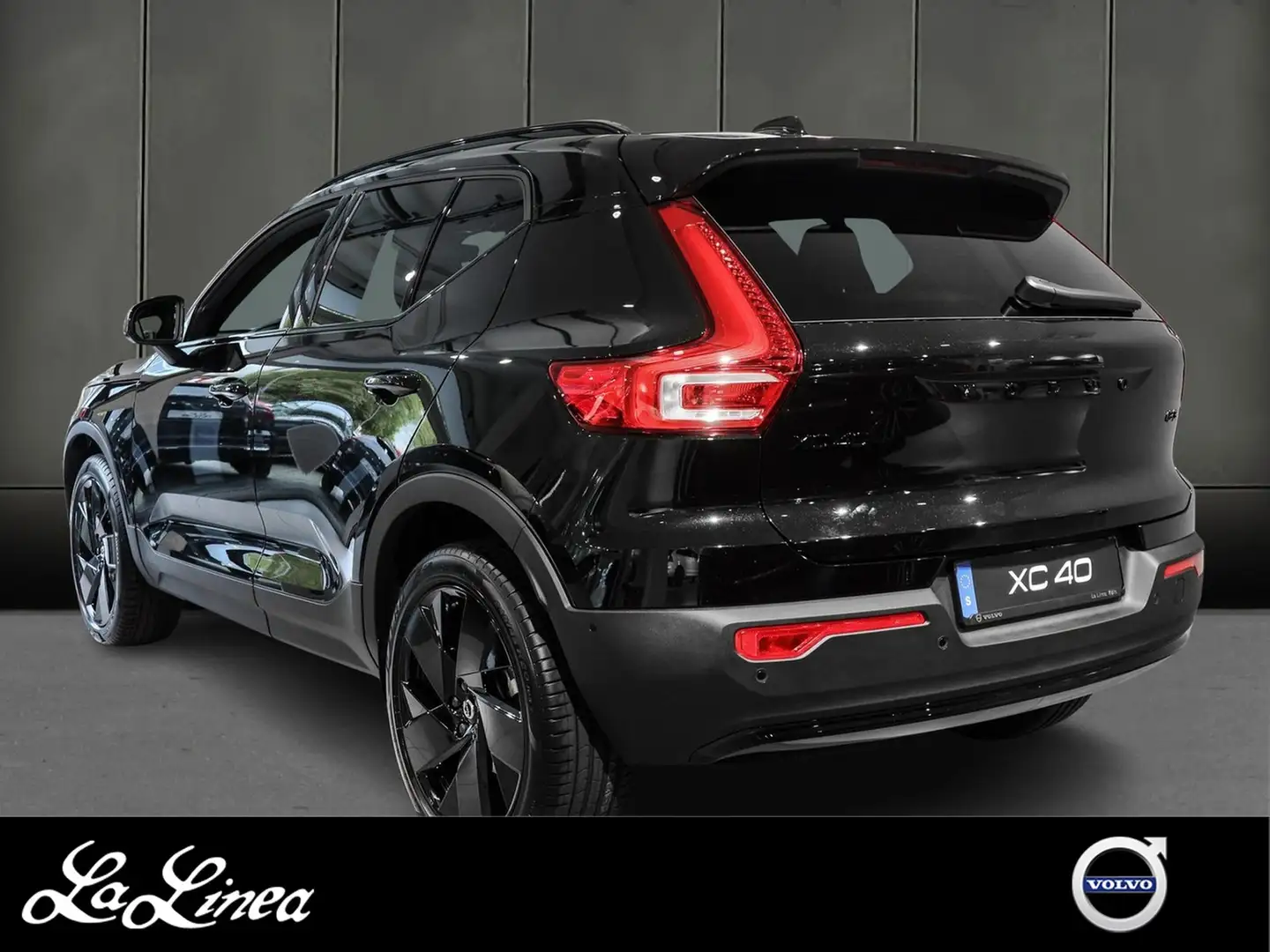 Volvo XC40 B3 (B) Ultra Black Edition Vorführwagen Schwarz - 2