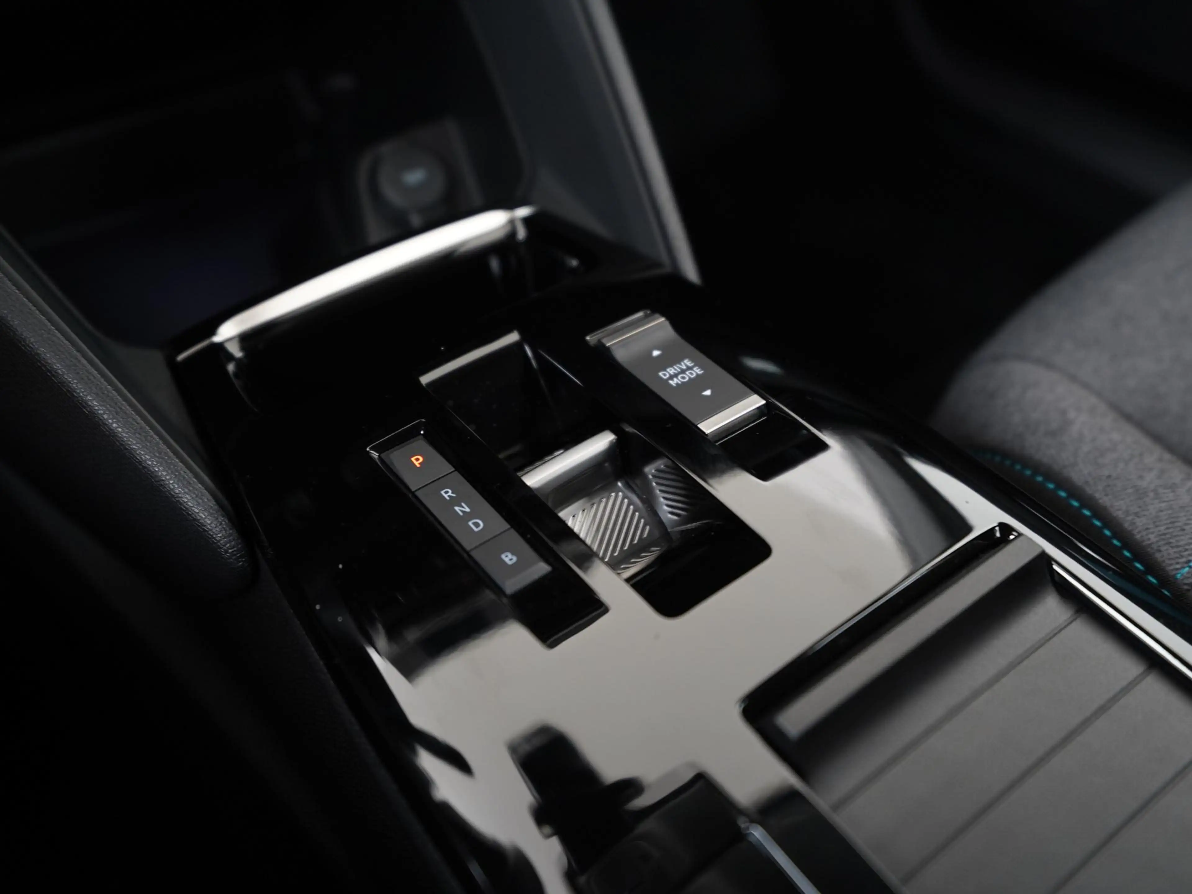 Citroen E-C4 X Ë-C4X Shine 50 kWh | SOH 100% | Head-Up | 360 Came — photo 10