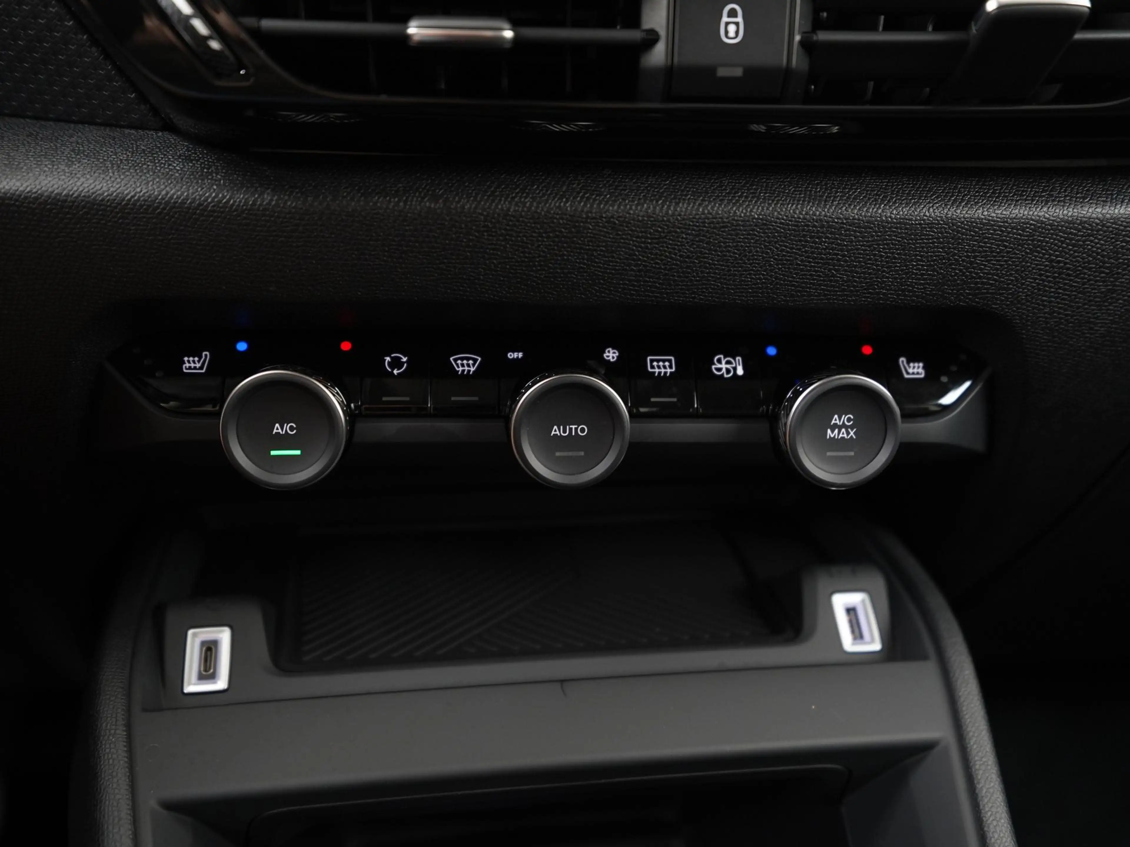 Citroen E-C4 X Ë-C4X Shine 50 kWh | SOH 100% | Head-Up | 360 Came — photo 11
