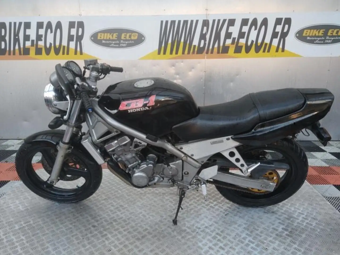 Honda CB 1 Fekete - 2