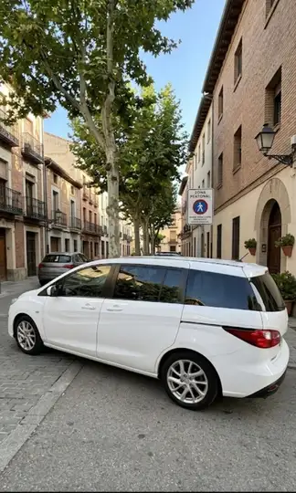 Mazda Mazda 5 5 2.0 Luxury iStop 2011, foto 2