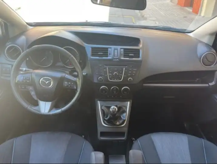 Mazda Mazda 5 5 2.0 Luxury iStop 2011, foto 6