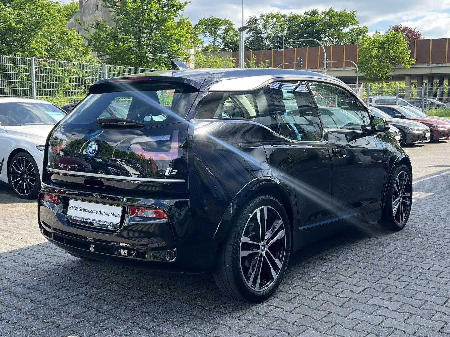 BMW i3 120Ah Sportpaket //Navi Stop&Go 20"LM Schwarz - 2