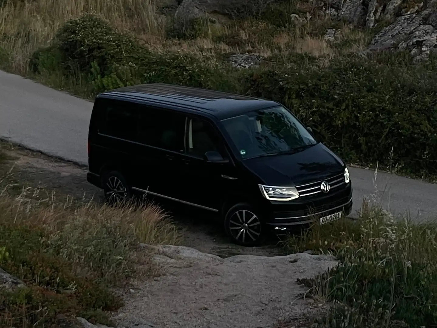 Volkswagen T6 Multivan T6 Generation Six *Navi *Alcantara *MufoTi *Bett Schwarz - 1