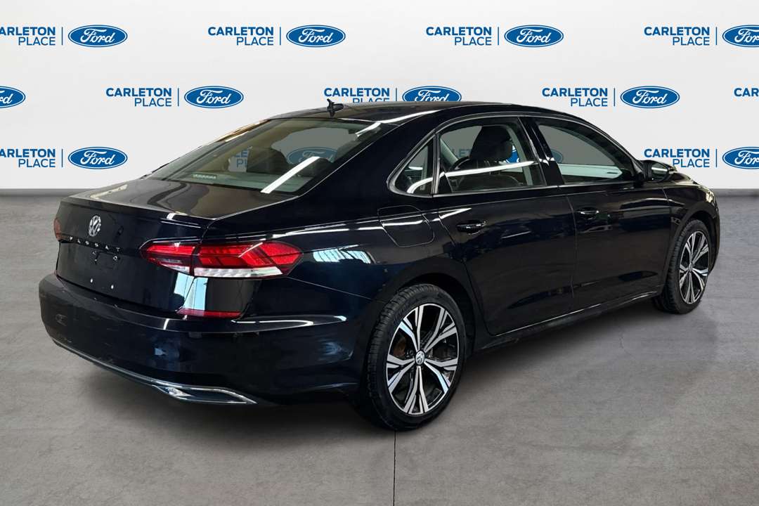 2022 Volkswagen Passat HIGHLINE  | Sunroof Heated Seats Power Seat — снимка 1