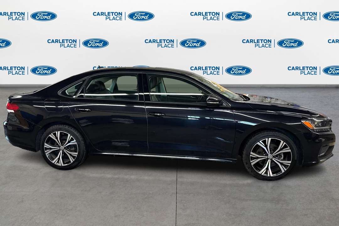 2022 Volkswagen Passat HIGHLINE  | Sunroof Heated Seats Power Seat — снимка 1