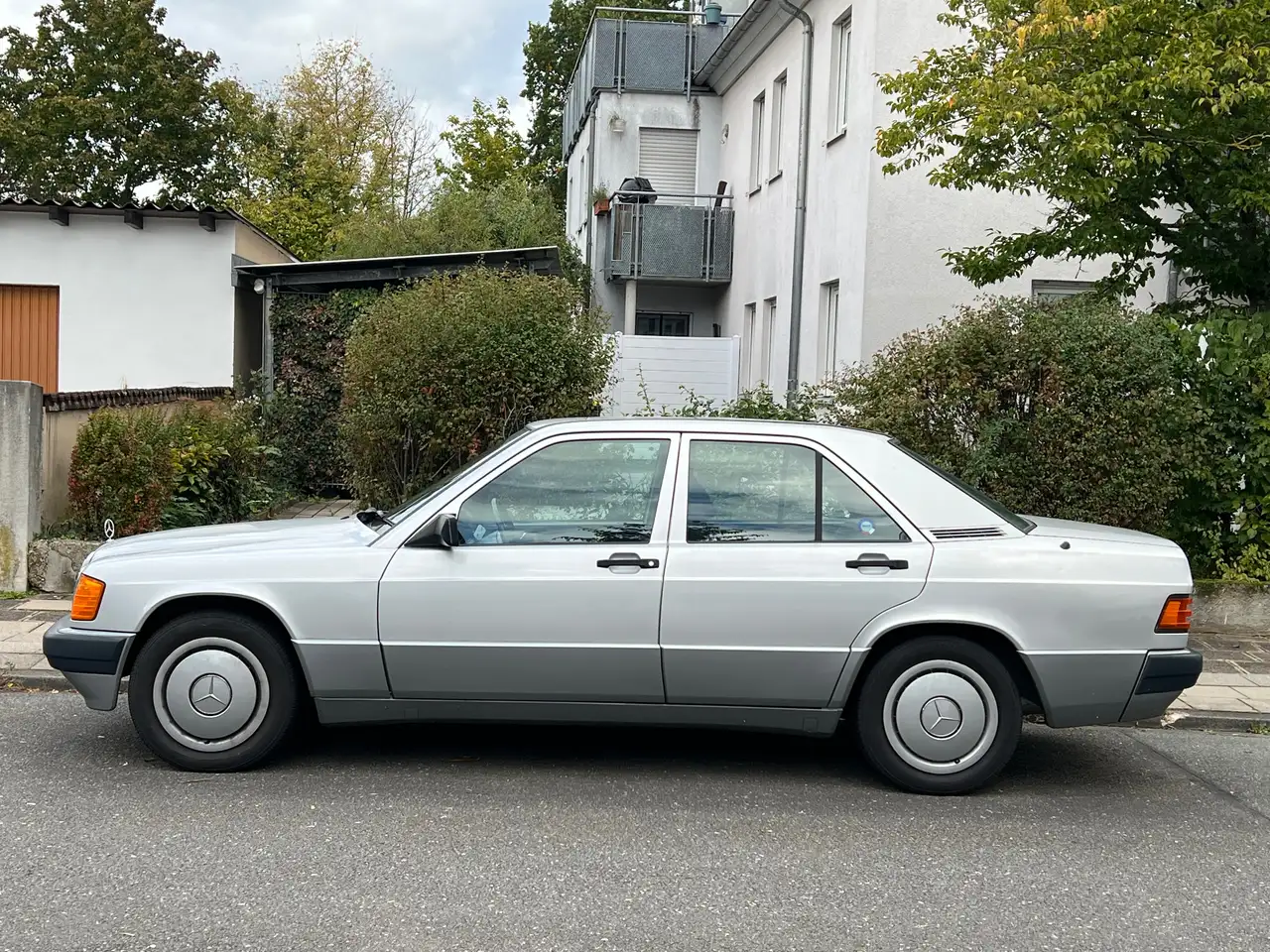 Mercedes-Benz 190