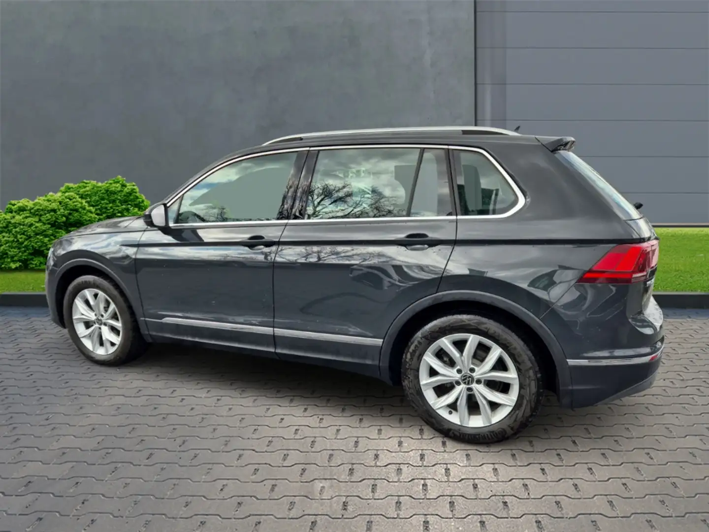 Volkswagen Tiguan Highline 1.5 TSI+Anhängerkupplung+Klimaautomatik Grau - 2