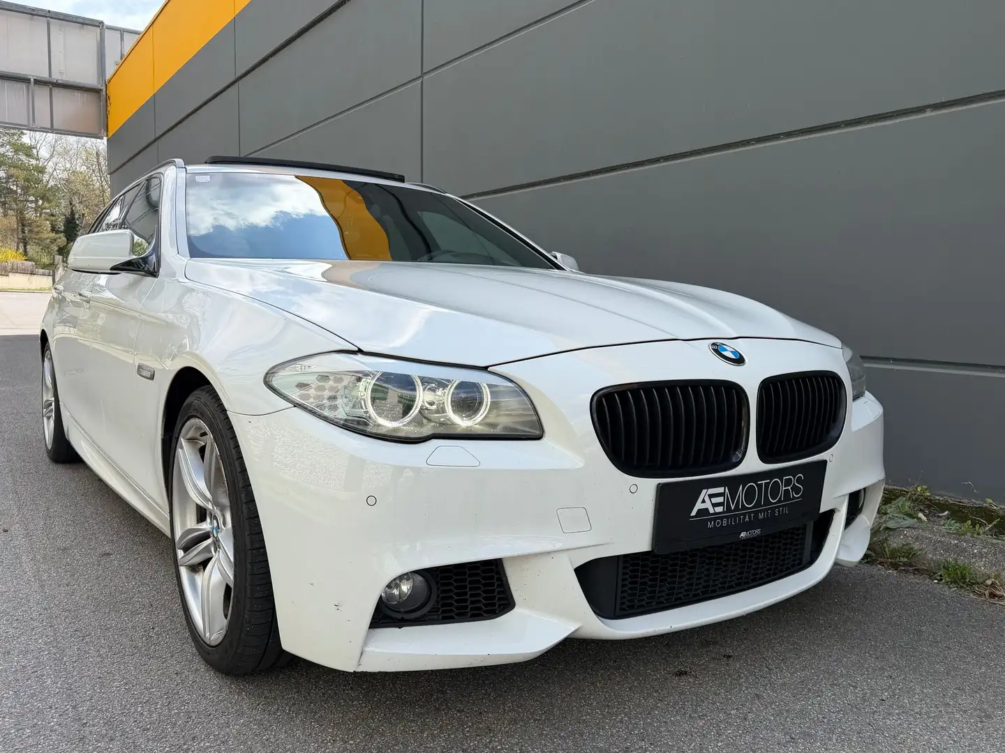 BMW 535 //M-PAKET AB WERK//PANO//KREDIT// Weiß - 1