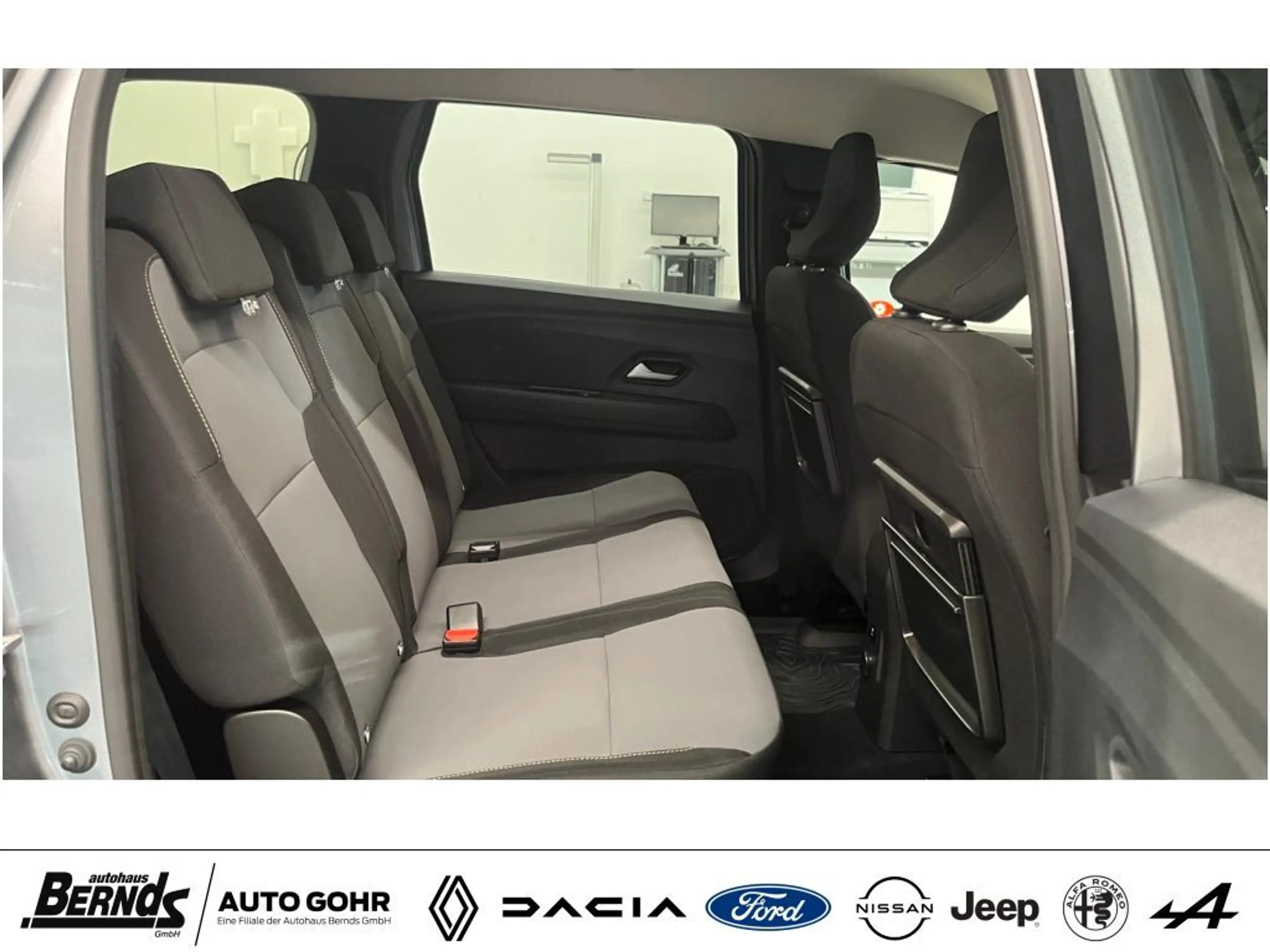 Dacia Jogger 110 7-Sitze Extreme CityP. Navi CarPlay DAB+ LED — photo 4