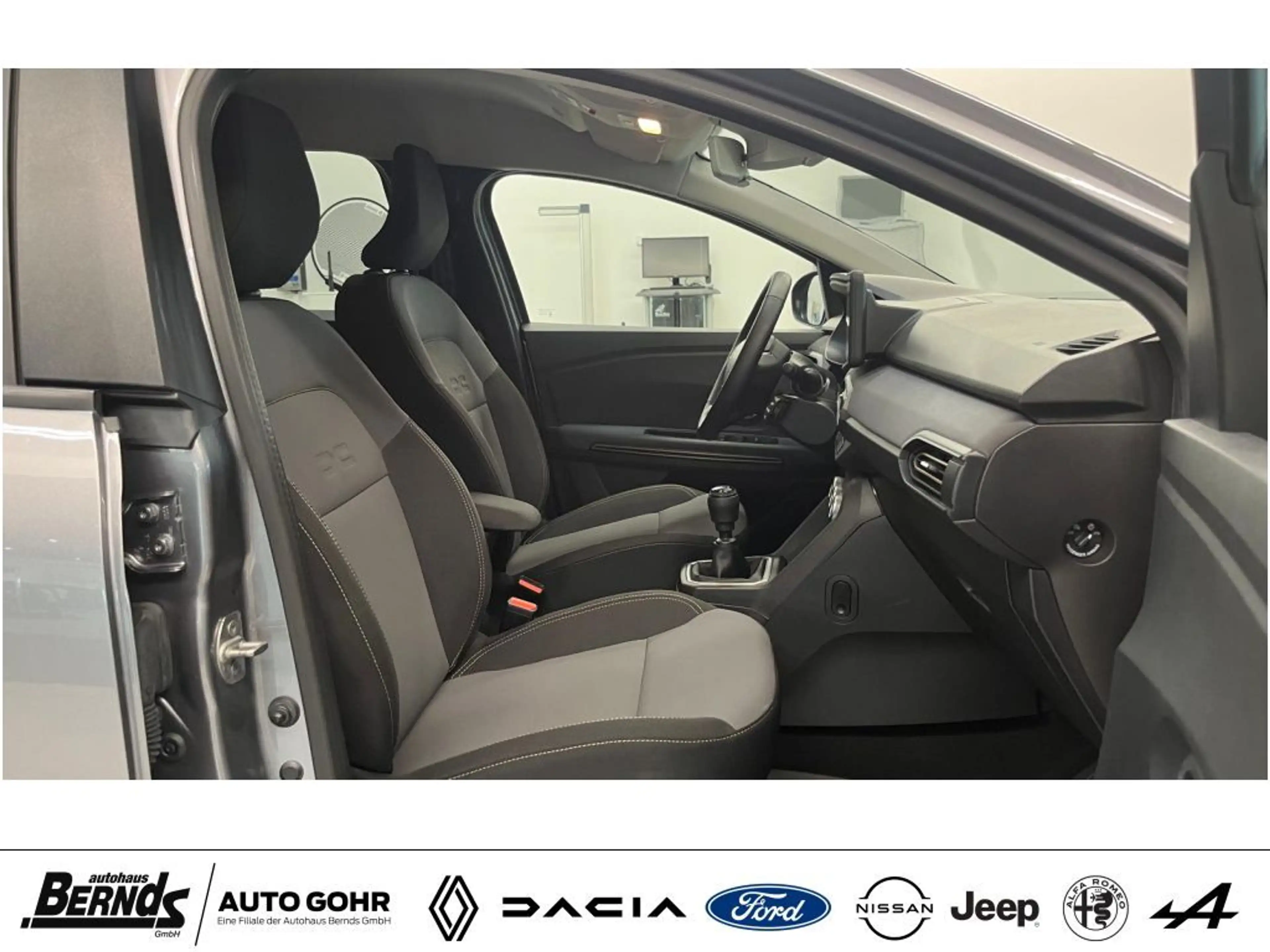 Dacia Jogger 110 7-Sitze Extreme CityP. Navi CarPlay DAB+ LED — photo 3