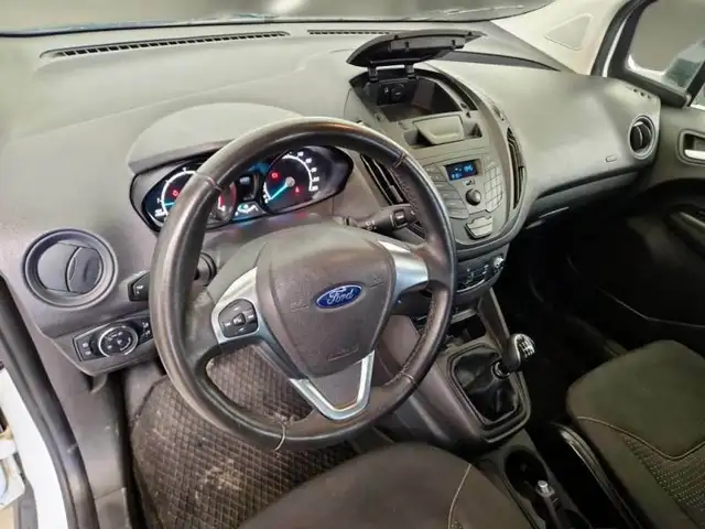 Ford Transit Courier view 7