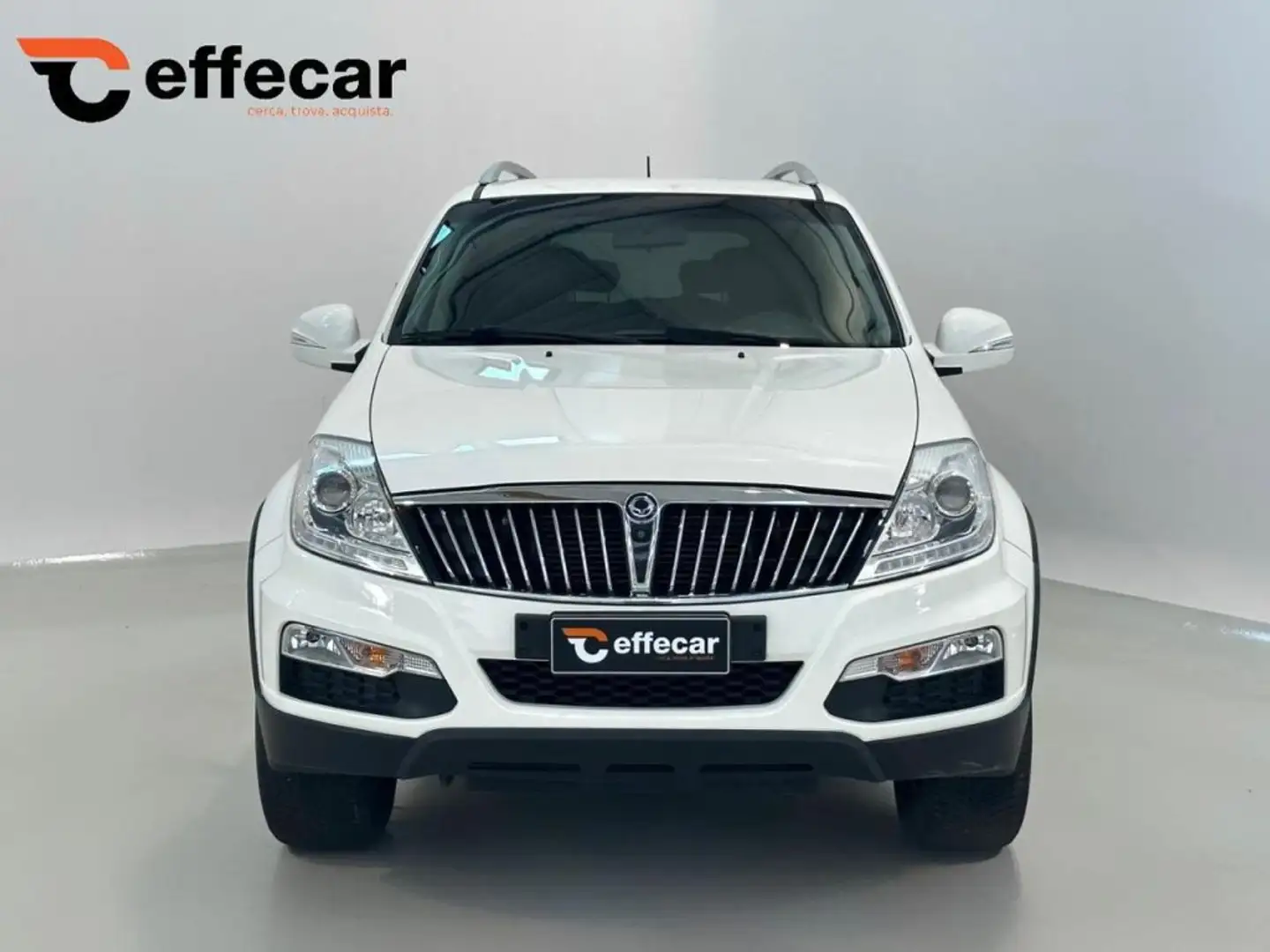 SsangYong Rexton W 2.2 Diesel 4Wd Bianco - 2