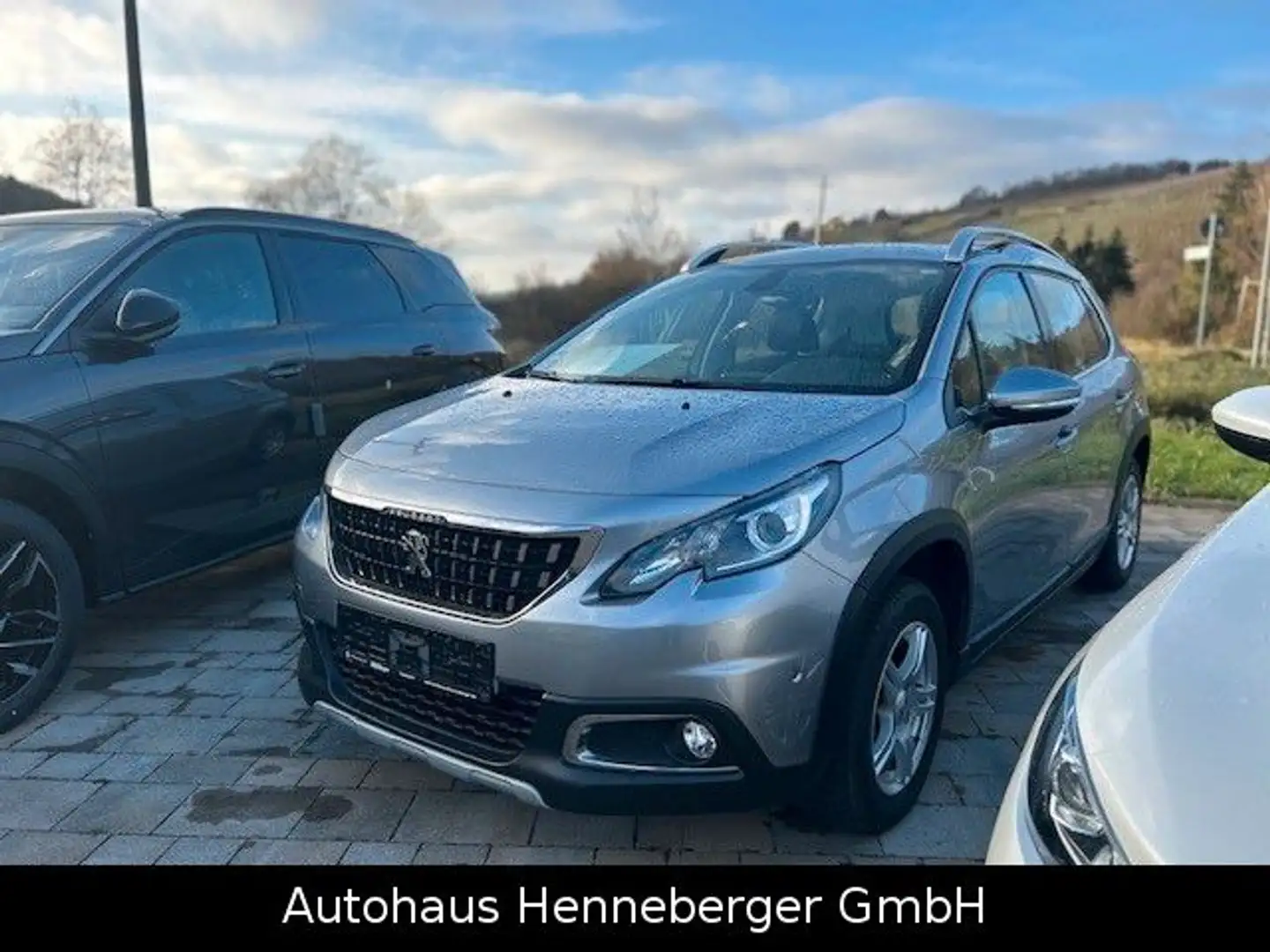 Peugeot 2008 Allure Grau - 1