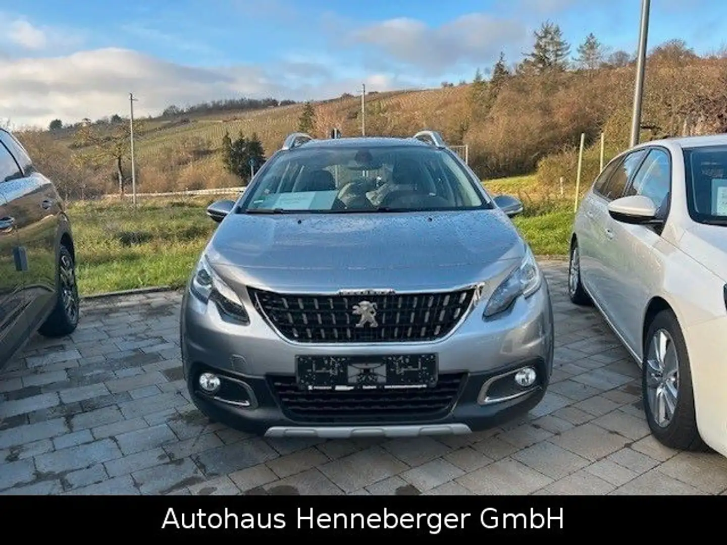 Peugeot 2008 Allure Grau - 2