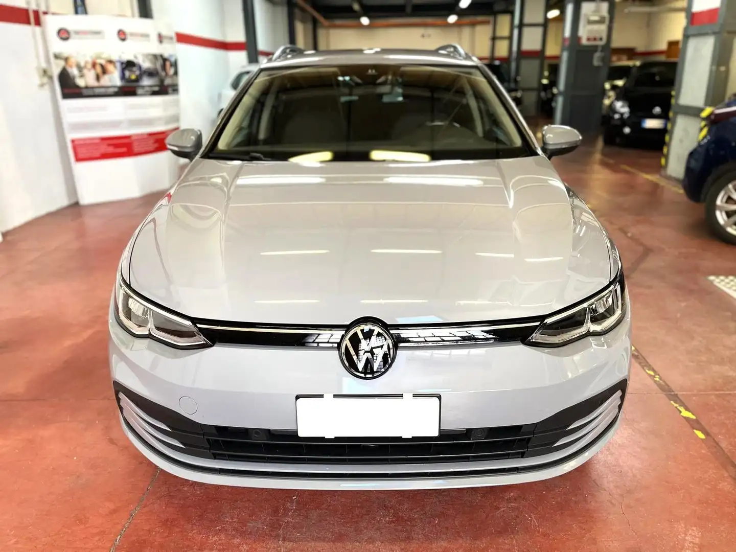 Volkswagen Golf Variant Variant 1.5 TGI DSG Style Grau - 2