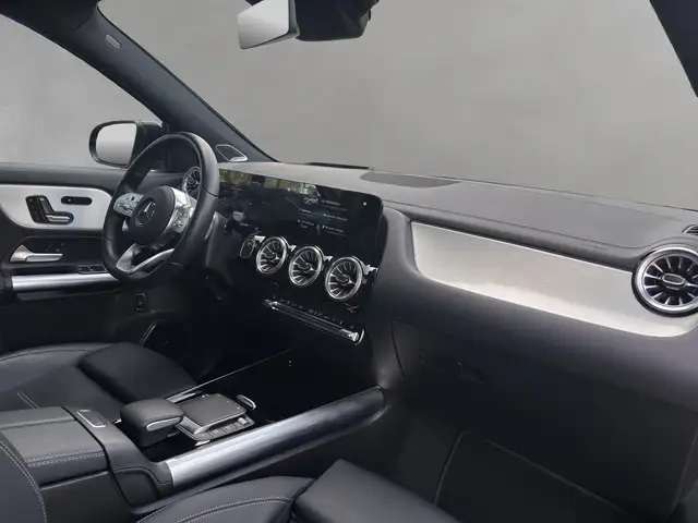 Mercedes-Benz EQA view 14