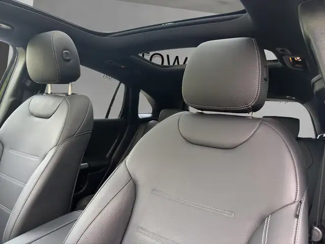 Mercedes-Benz EQA view 11