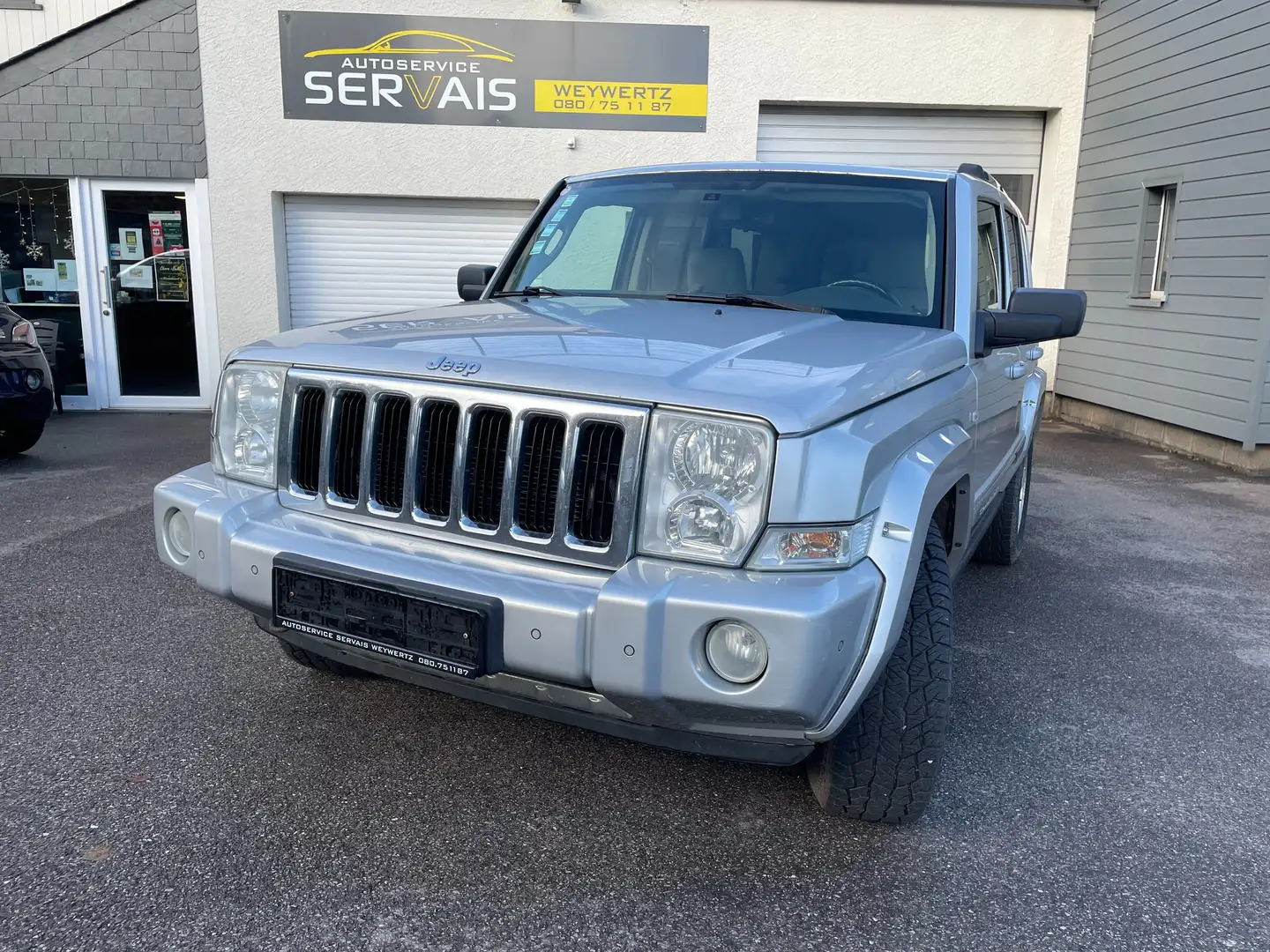 Jeep Commander Commander 3.0 Turbo V6 UTILITAIRE Silber - 1