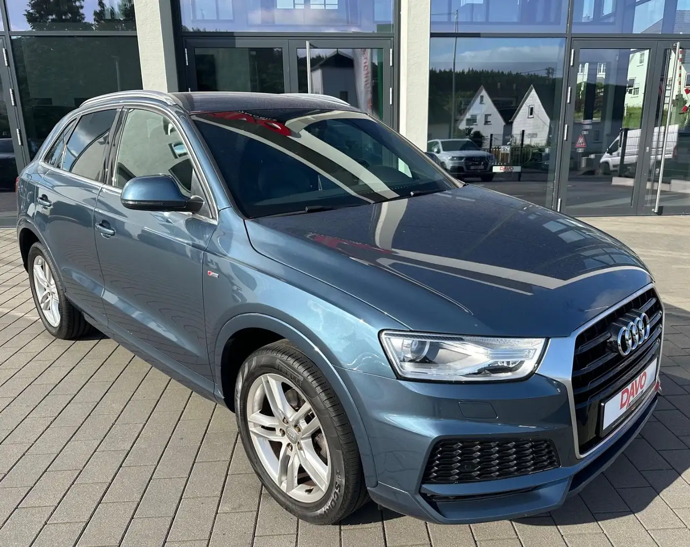 Audi Q3 1.4 TFSI S line design/AHK/Xenon Blau - 2
