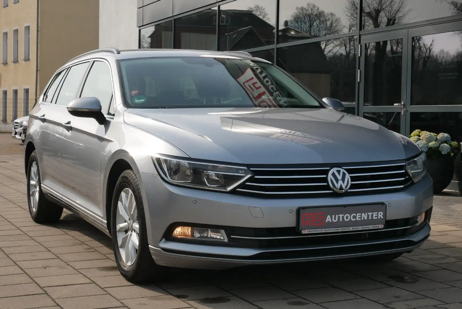 Volkswagen Passat Variant 2.0 TDI DSG Comfortline ACC Navi Silber - 2