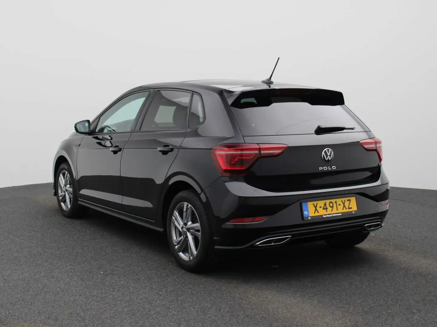Volkswagen Polo 1.0 TSI R-Line 95 PK | Apple carplay | Comfort pak Zwart - 2