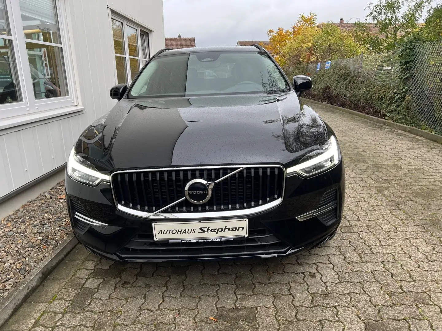 Volvo XC60 B4 Diesel Automatik Core GARANTIE Schwarz - 2