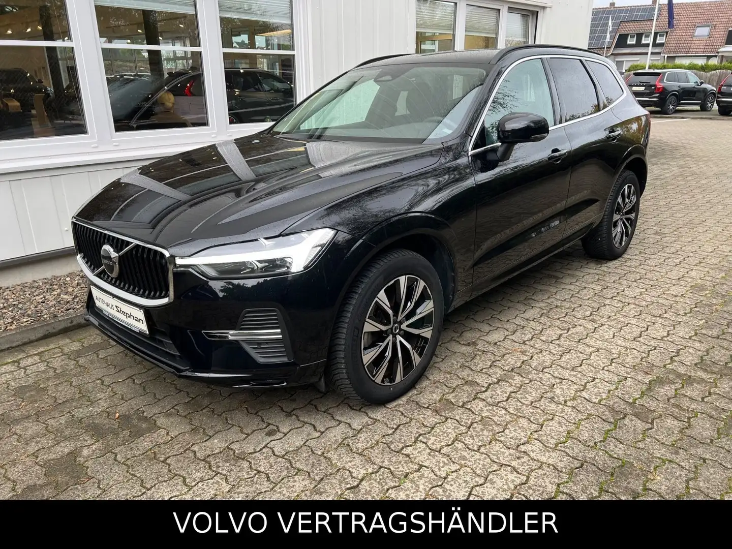Volvo XC60 B4 Diesel Automatik Core GARANTIE Schwarz - 1