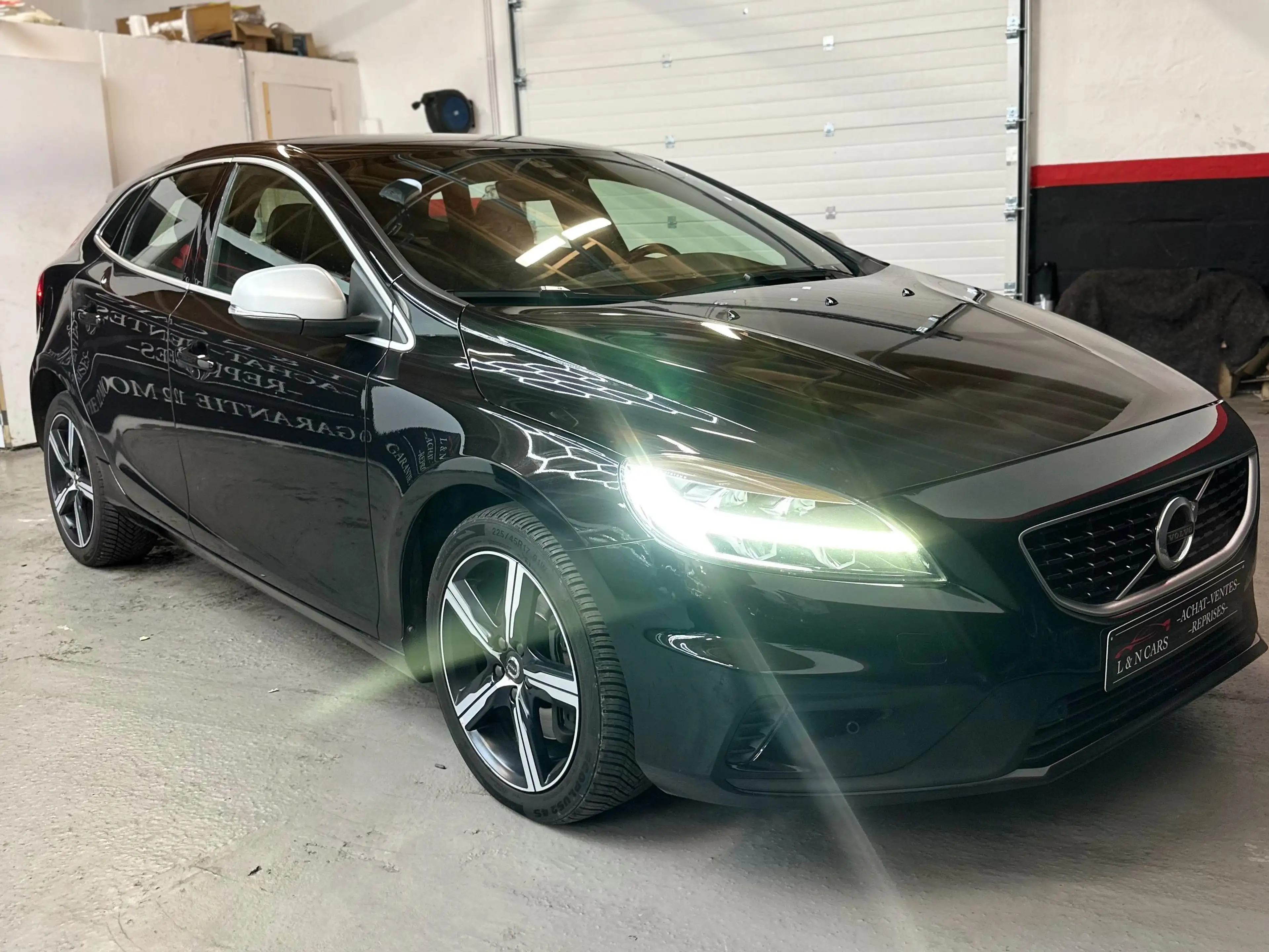 Volvo V40 V40 1.5 T2 R-Design Geartronic — photo 5