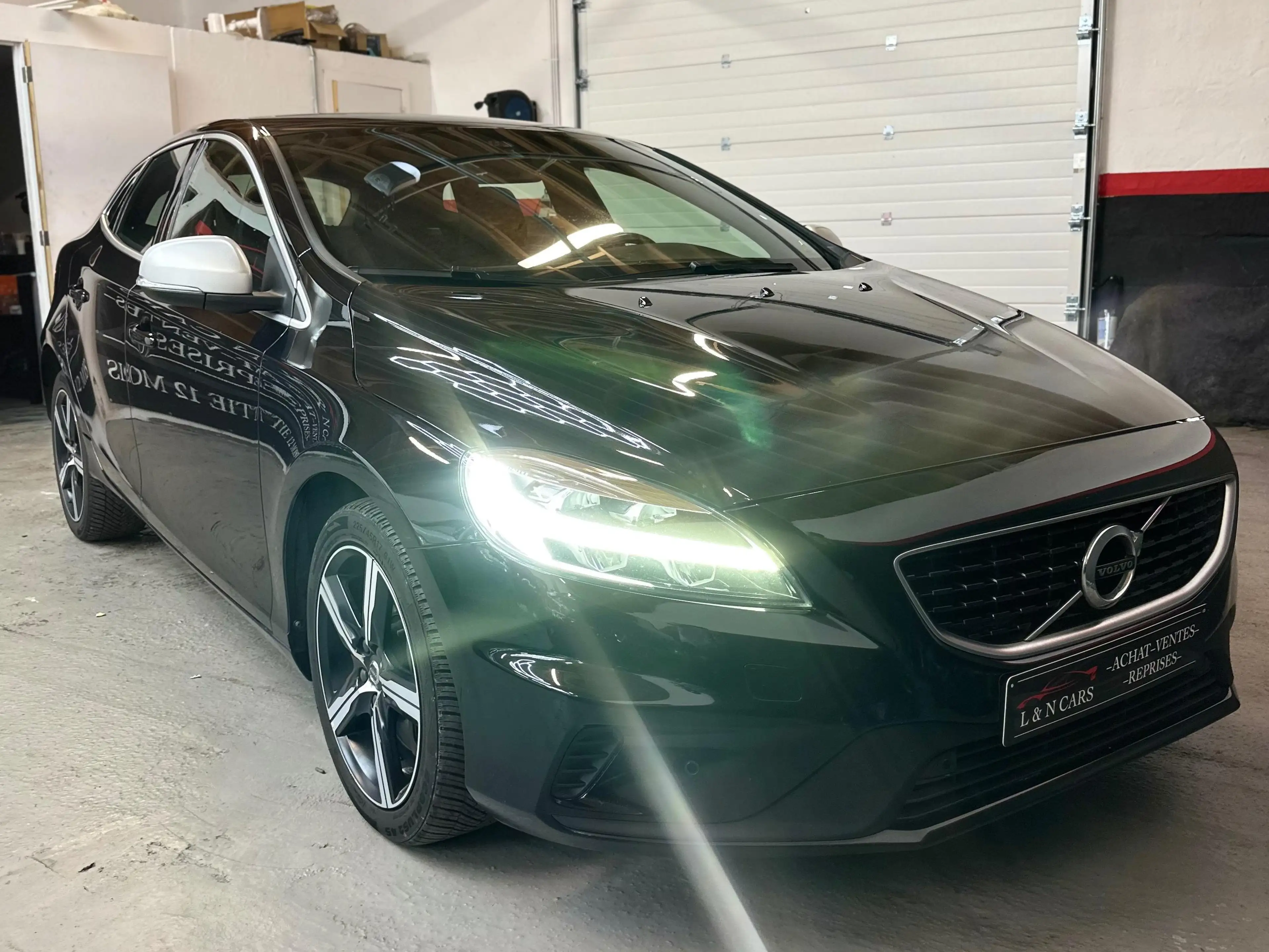 Volvo V40 V40 1.5 T2 R-Design Geartronic — photo 4